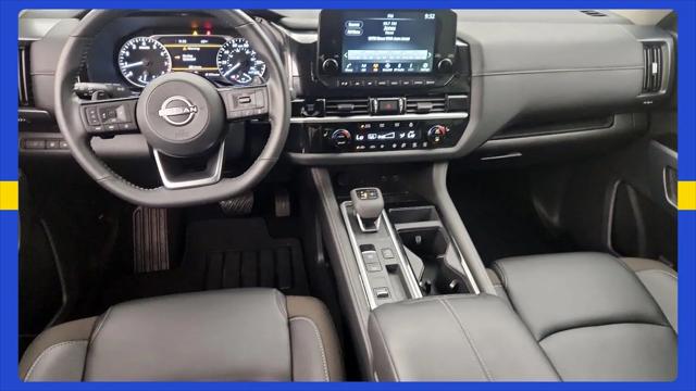 2025 Nissan Pathfinder SL FWD