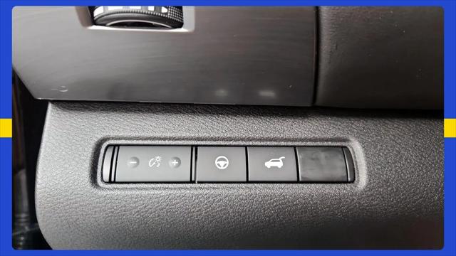 2025 Nissan Pathfinder SL FWD
