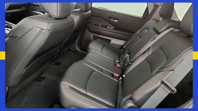 2025 Nissan Pathfinder SL FWD