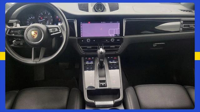 2022 Porsche Macan Macan