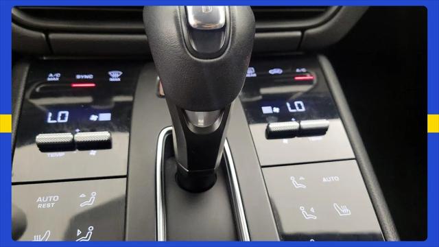 2022 Porsche Macan Macan