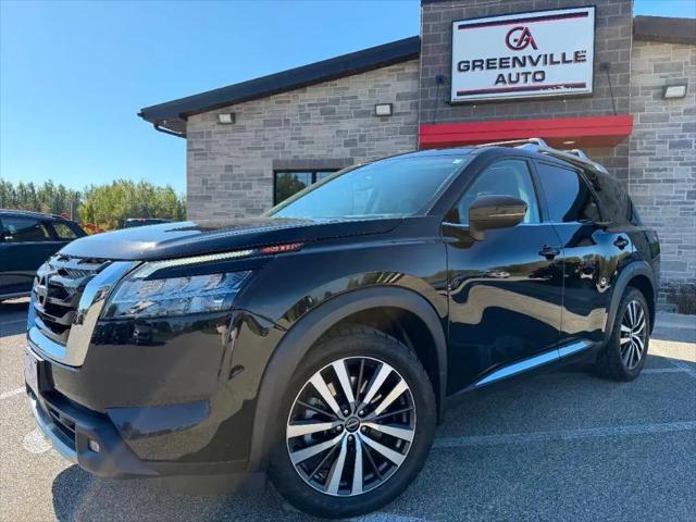 2022 Nissan Pathfinder Platinum 4WD for sale in Hortonville, WI