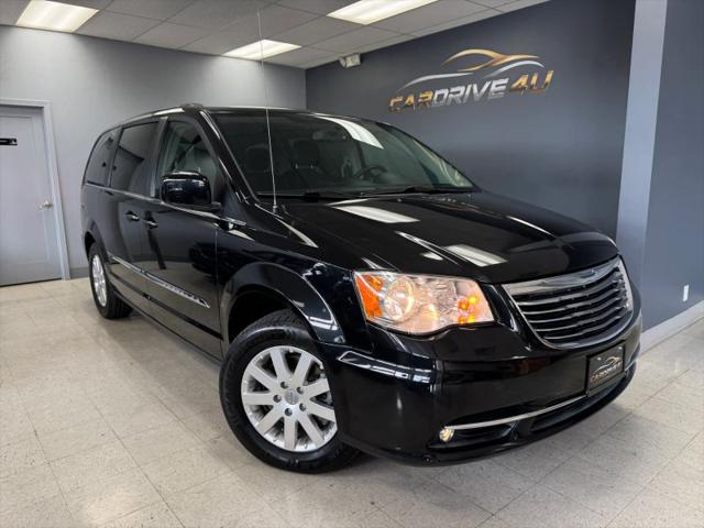 2016 Chrysler Town & Country Touring for sale in East Dundee, IL