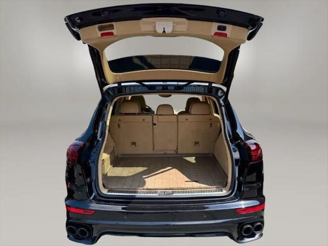 2016 Porsche Cayenne GTS