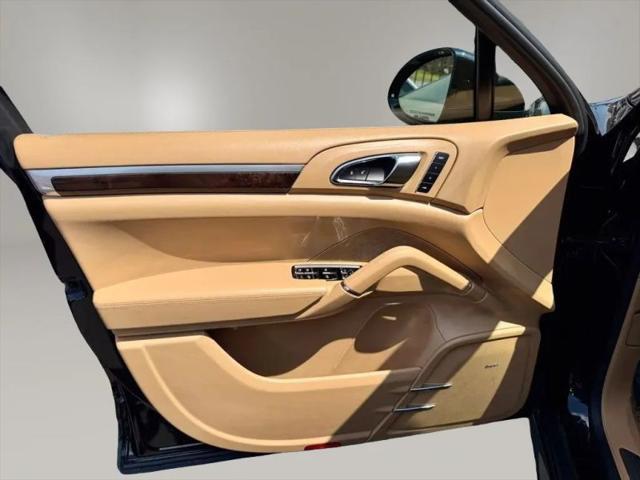 2016 Porsche Cayenne GTS