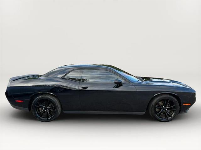 2016 Dodge Challenger SXT Plus