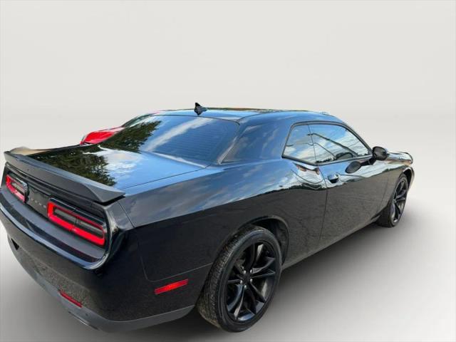 2016 Dodge Challenger SXT Plus