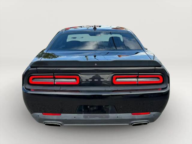2016 Dodge Challenger SXT Plus