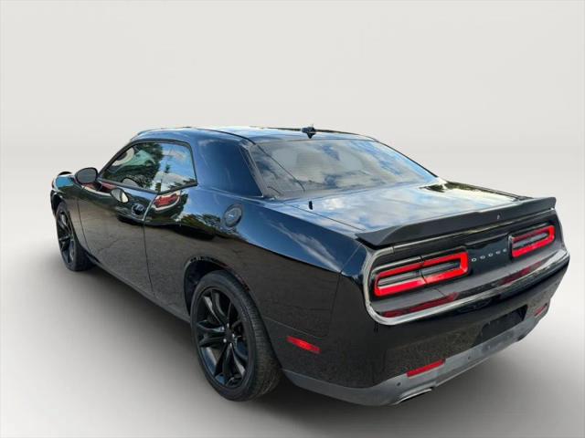 2016 Dodge Challenger SXT Plus