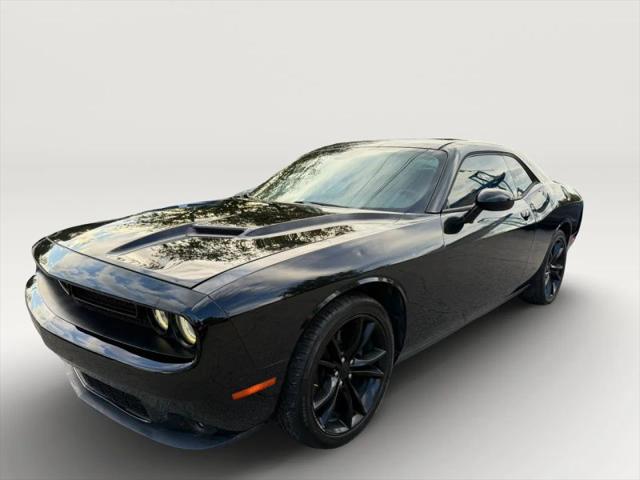 2016 Dodge Challenger SXT Plus
