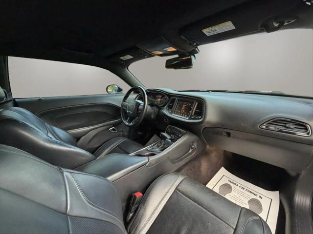 2016 Dodge Challenger SXT Plus