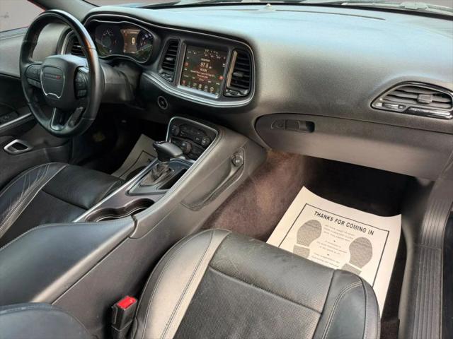 2016 Dodge Challenger SXT Plus