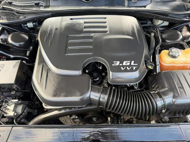 2016 Dodge Challenger SXT Plus