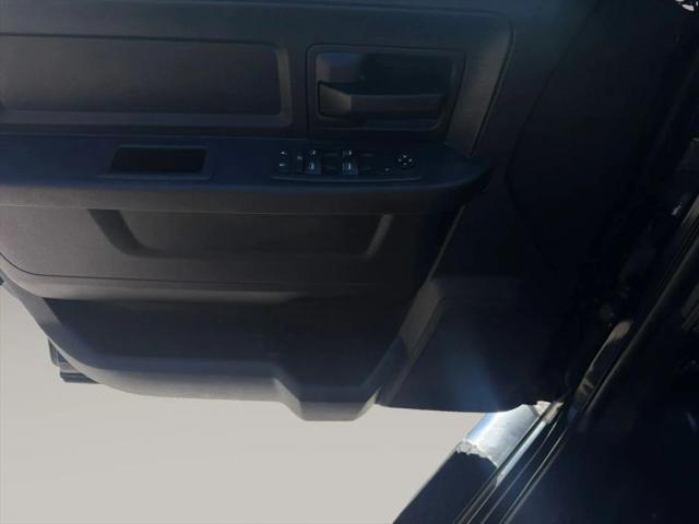 2017 Ram 1500 Express Quad Cab 4x4 64 Box