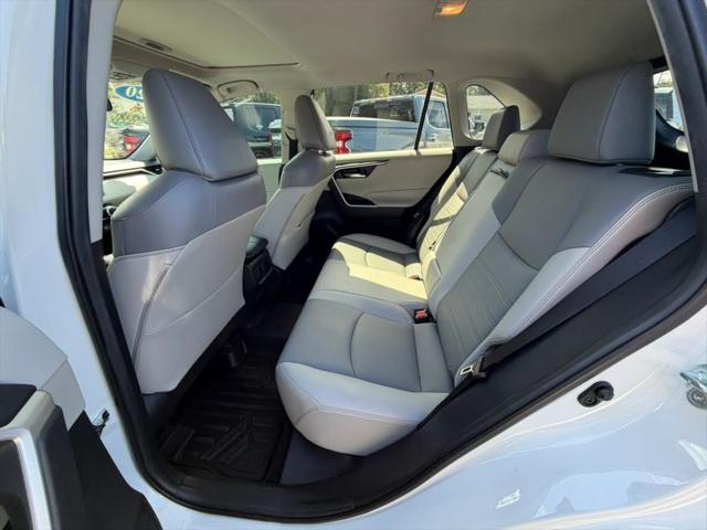 2020 Toyota RAV4 XLE Premium