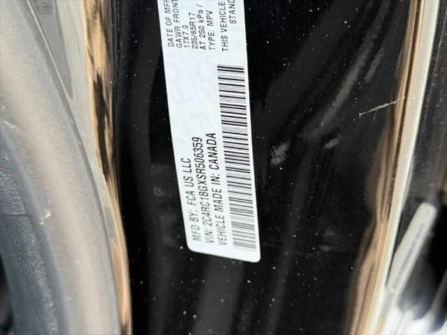 2025 Chrysler Pacifica Select
