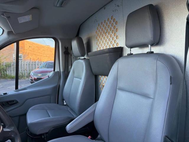 2016 Ford Transit w/60/40 Side Door w/RWB