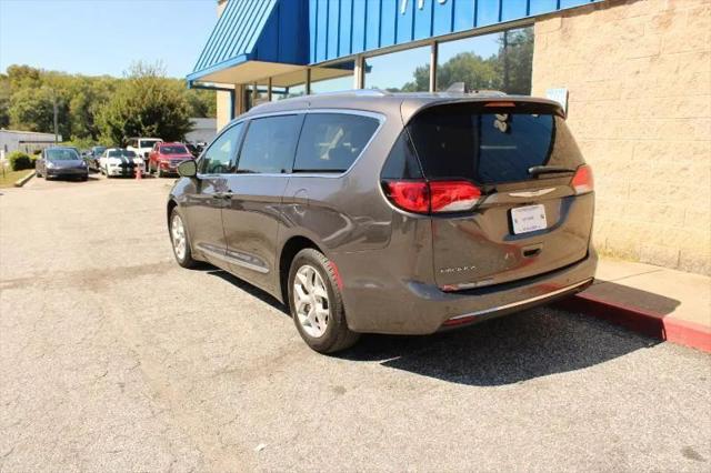 2017 Chrysler Pacifica Touring-L Plus