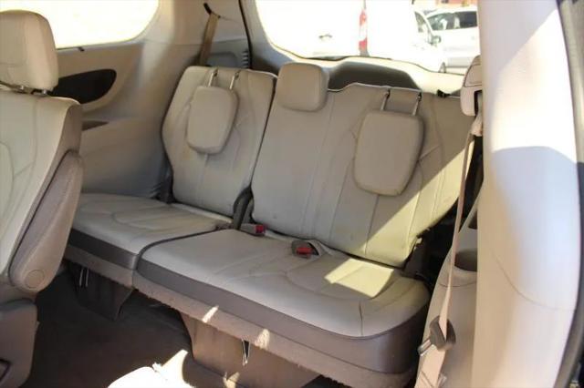 2017 Chrysler Pacifica Touring-L Plus