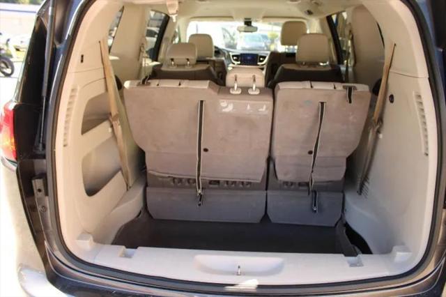 2017 Chrysler Pacifica Touring-L Plus