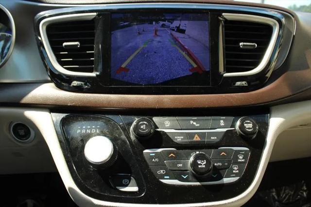 2017 Chrysler Pacifica Touring-L Plus