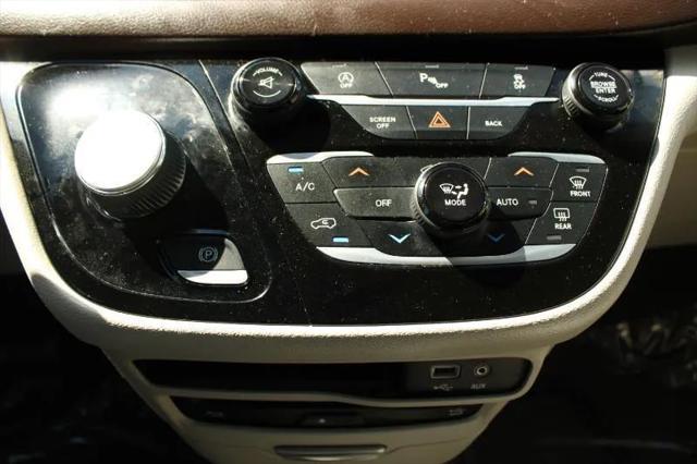 2017 Chrysler Pacifica Touring-L Plus