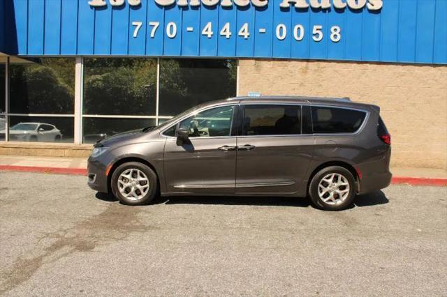 2017 Chrysler Pacifica Touring-L Plus