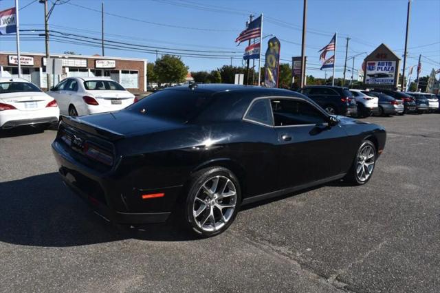 2022 Dodge Challenger SXT
