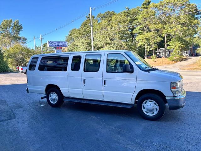 2012 Ford E-350 Super Duty XLT