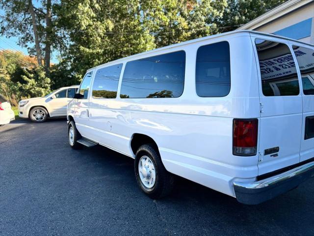 2012 Ford E-350 Super Duty XLT