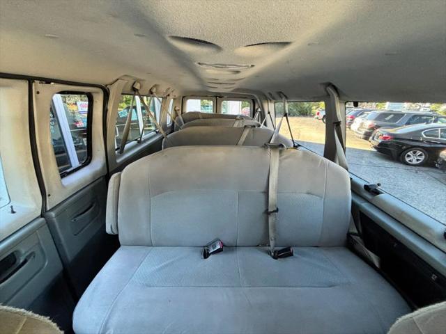 2012 Ford E-350 Super Duty XLT