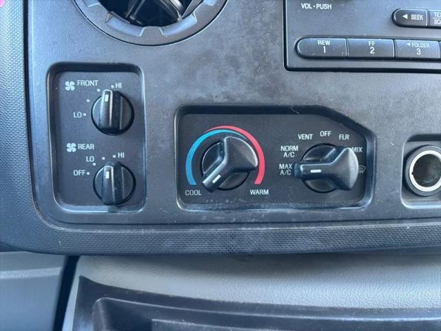 2012 Ford E-350 Super Duty XLT