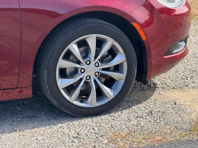 2016 Chrysler 200 S