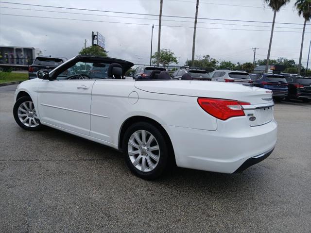 2013 Chrysler 200 Touring