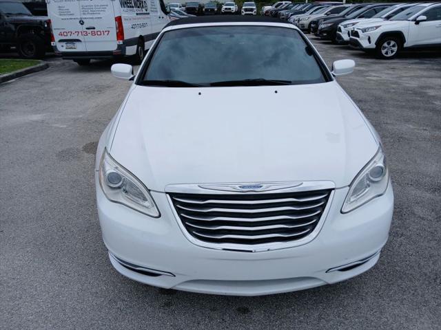 2013 Chrysler 200 Touring