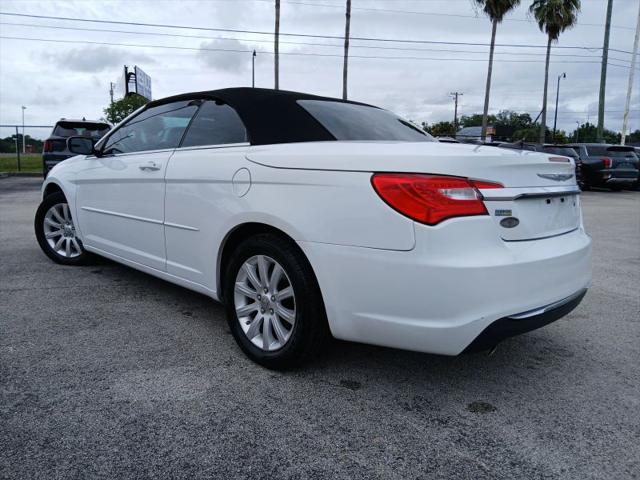 2013 Chrysler 200 Touring