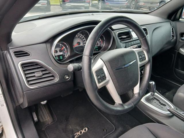 2013 Chrysler 200 Touring