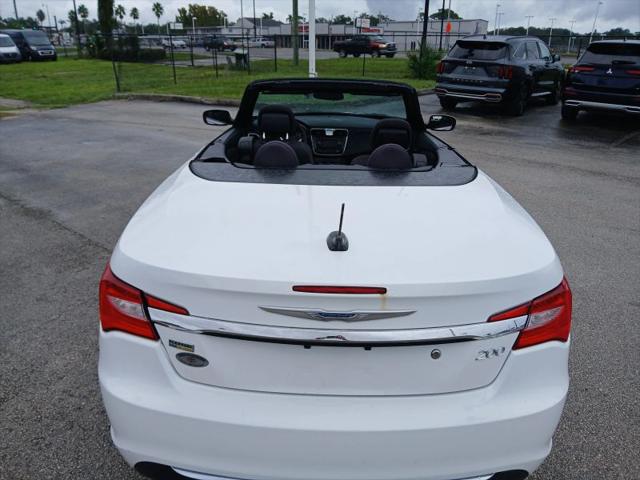 2013 Chrysler 200 Touring