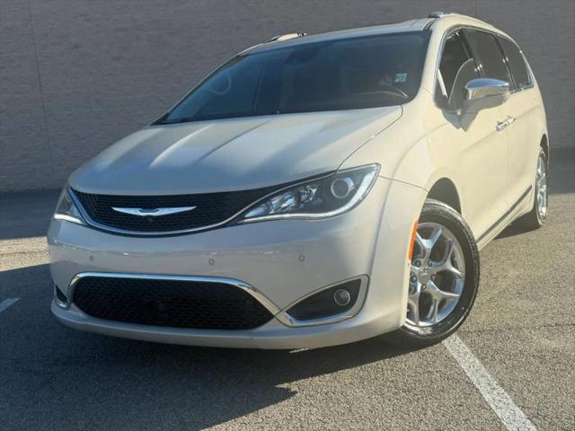 2017 Chrysler Pacifica Limited for sale in Radcliff, KY