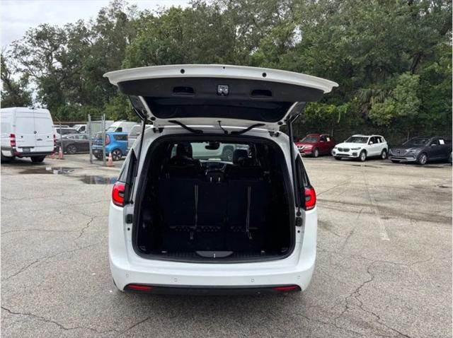 2024 Chrysler Pacifica Limited AWD