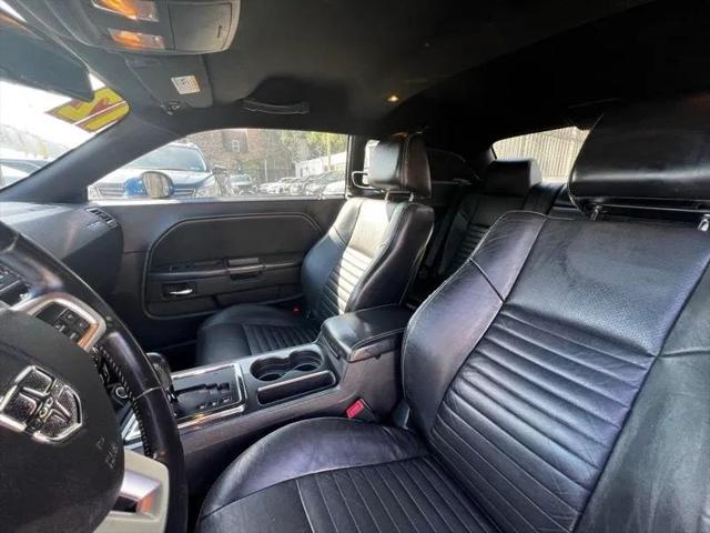 2012 Dodge Challenger SXT
