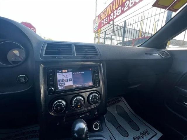 2012 Dodge Challenger SXT