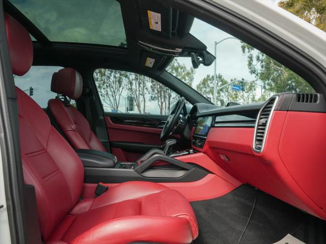 2021 Porsche Cayenne Base