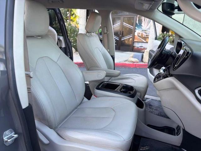 2021 Chrysler Pacifica Touring L