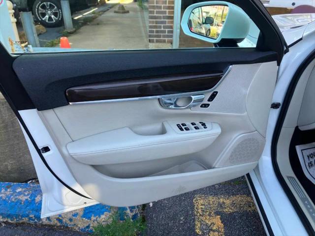 2017 Volvo S90 T6 Momentum
