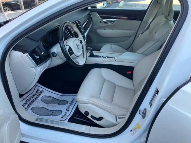 2017 Volvo S90 T6 Momentum
