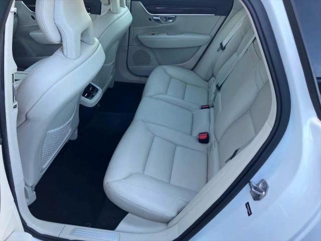 2017 Volvo S90 T6 Momentum