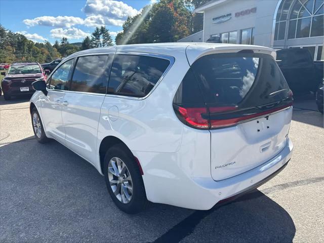 2027 Chrysler Pacifica Select AWD