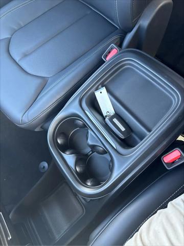 2027 Chrysler Pacifica Select AWD