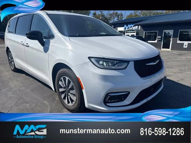 2024 Chrysler Pacifica Hybrid Select for sale in Blue Springs, MO